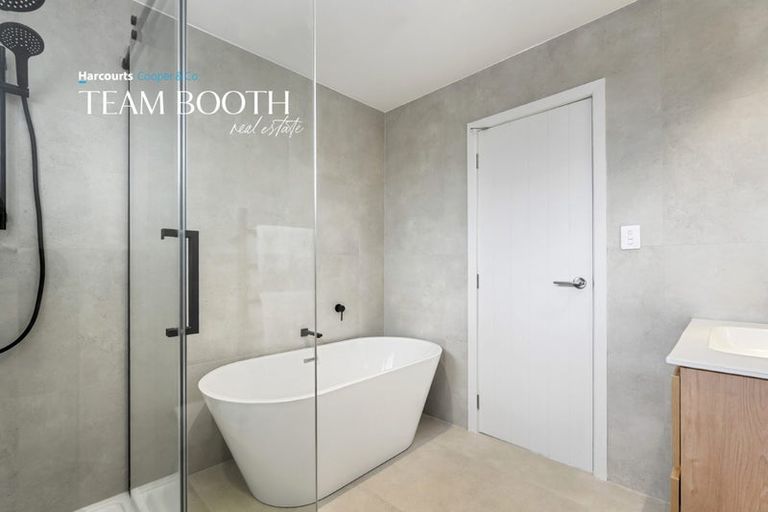 Photo of property in 32a Bayview Road, Bayview, Auckland, 0629