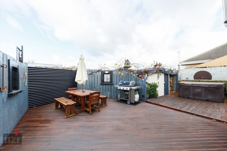 Photo of property in 19 Wellesley Street, Feilding, 4702