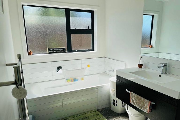 Photo of property in 38 Margaret Shields Avenue, Aotea, Porirua, 5024