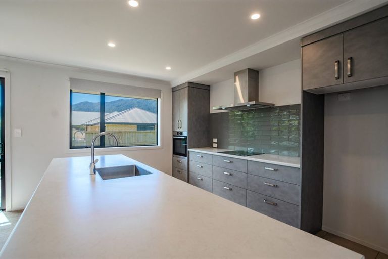 Photo of property in 40 Golden Shore Place, Coromandel, 3506