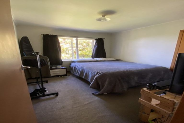 Photo of property in 16 Bruce Road, Glenfield, Auckland, 0629