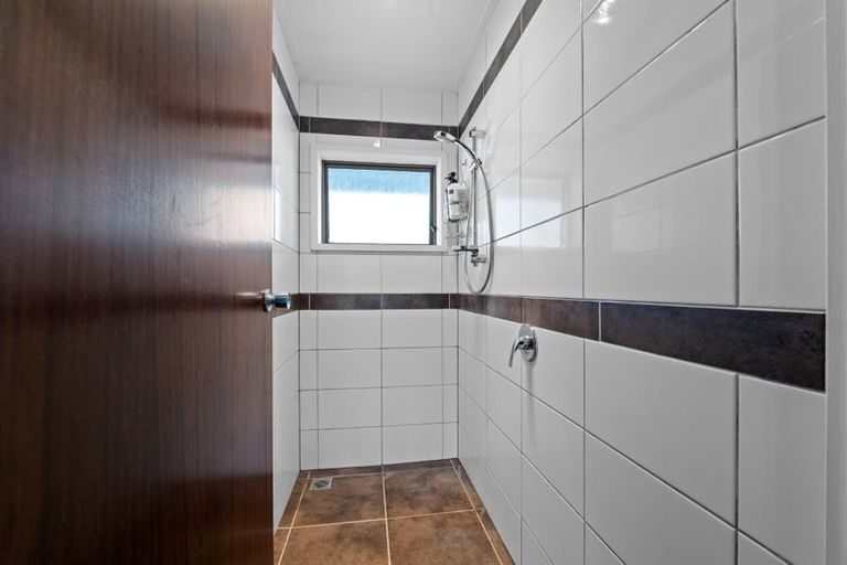 Photo of property in 15 Quin Crescent, Hawera, 4610