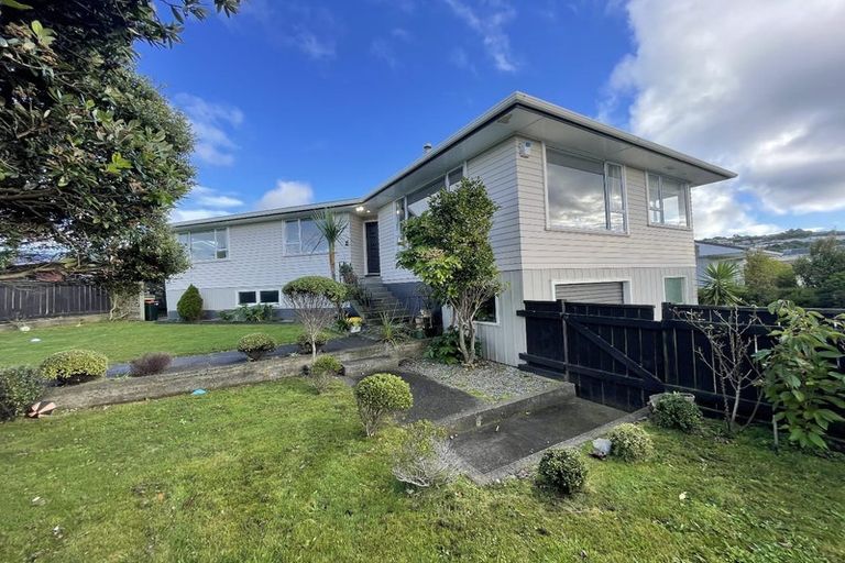 Photo of property in 26 Maple Grove, Maungaraki, Lower Hutt, 5010
