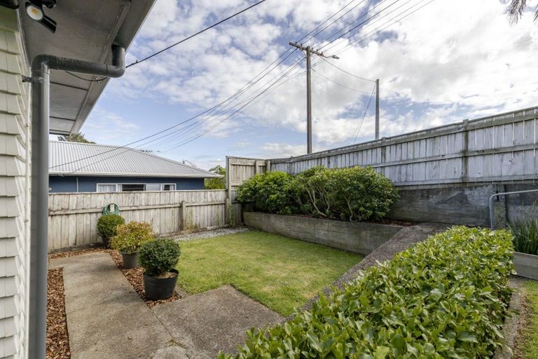 Photo of property in 1 Ranfurly Street, Frankleigh Park, New Plymouth, 4310