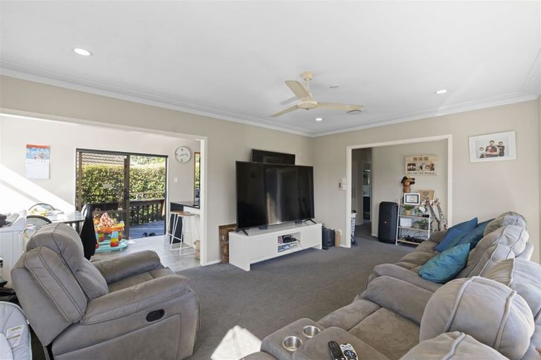 Photo of property in 16 Dreadon Road, Manurewa, Auckland, 2102