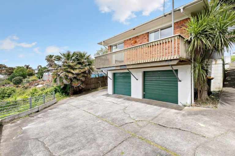 Photo of property in 2/581 East Coast Road, Browns Bay, Auckland, 0630