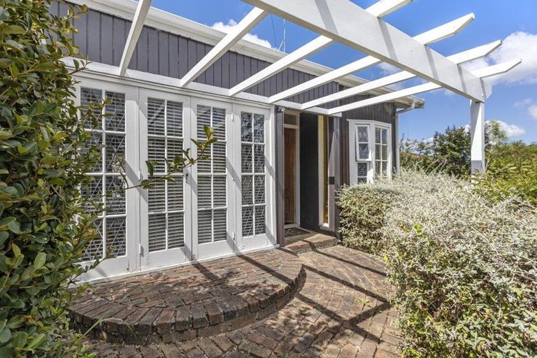 Photo of property in 1/10 Wolsley Avenue, Milford, Auckland, 0620