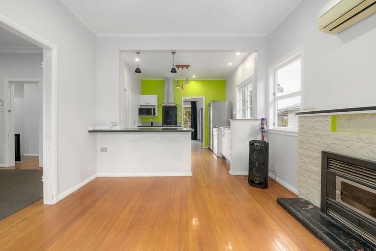 Photo of property in 36 Forest Lake Road, Forest Lake, Hamilton, 3200