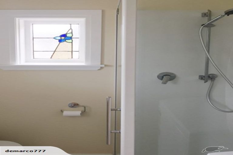 Photo of property in 19 Harbour View Road, Harbour View, Lower Hutt, 5010