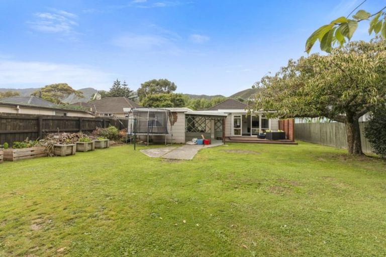 Photo of property in 20 Rainey Grove, Taita, Lower Hutt, 5011