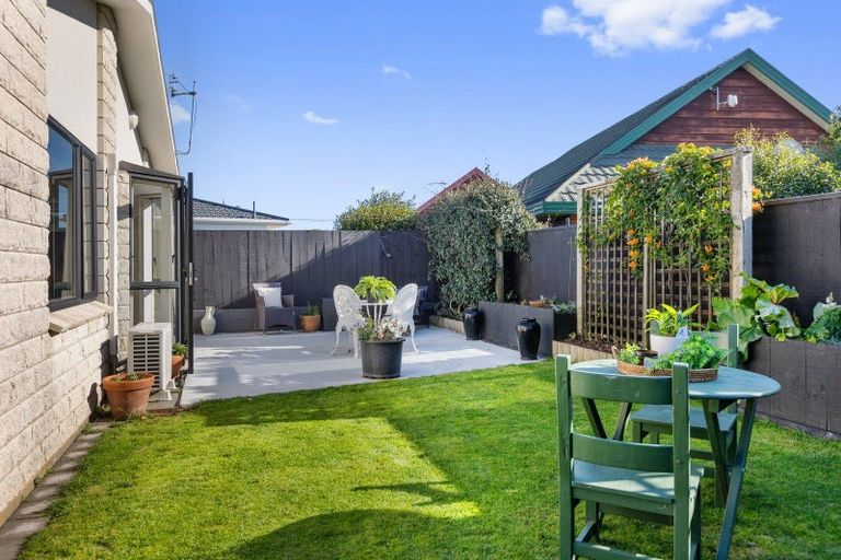 Photo of property in 273/1 Mangorei Road, Merrilands, New Plymouth, 4312