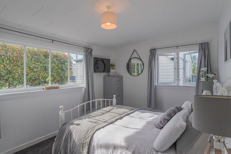 Photo of property in 1 Belfield Street, Waimataitai, Timaru, 7910