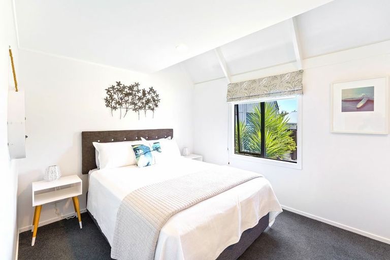 Photo of property in 29 Eruini Street, Waikanae Beach, Waikanae, 5036