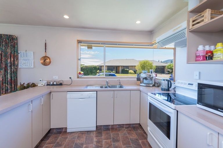 Photo of property in 2 Baxter Place, Stoke, Nelson, 7011