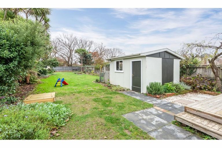 Photo of property in 128 Stapletons Road, Richmond, Christchurch, 8013