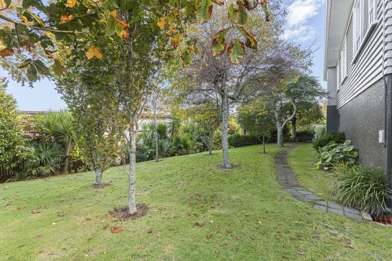 Photo of property in 49 Queens Road, Glen Avon, New Plymouth, 4312