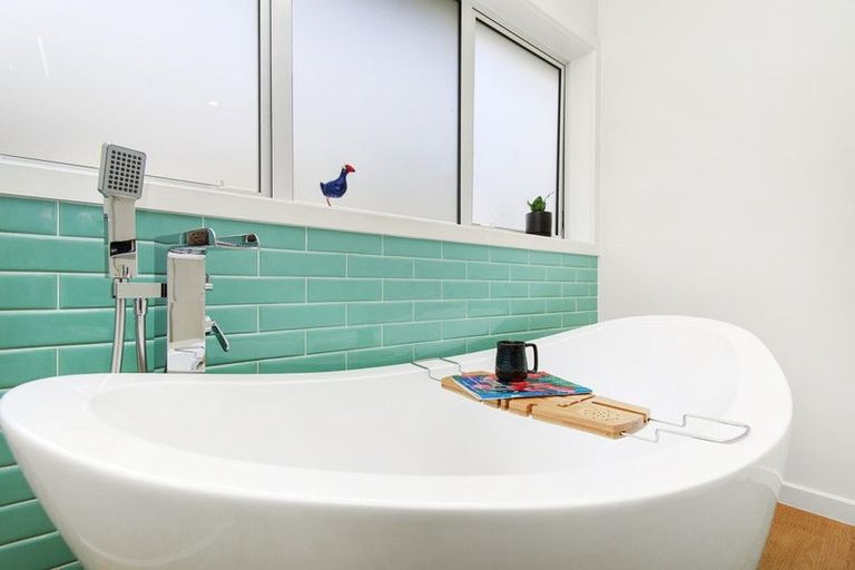 Photo of property in 206 Navigation Drive, Whitby, Porirua, 5024