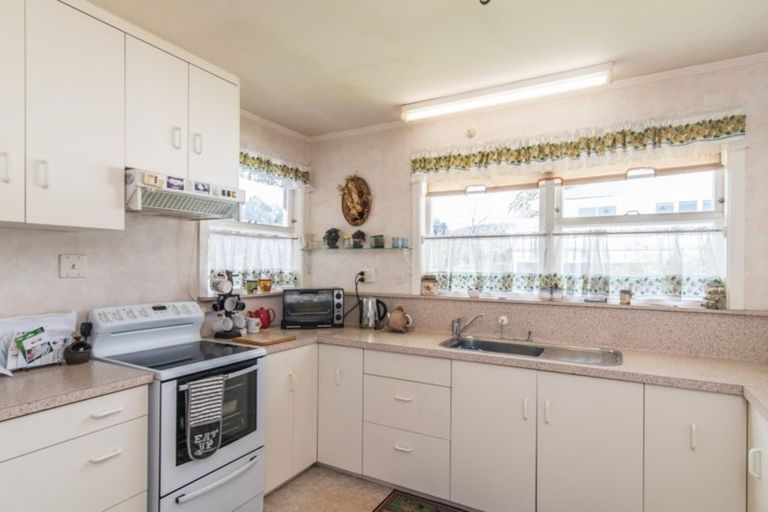 Photo of property in 180 Matai Road, Raumati Beach, Paraparaumu, 5032