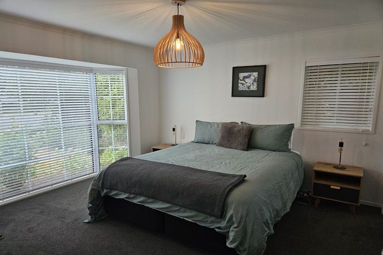 Photo of property in 1/50 Saint Andrews Square, Strowan, Christchurch, 8052