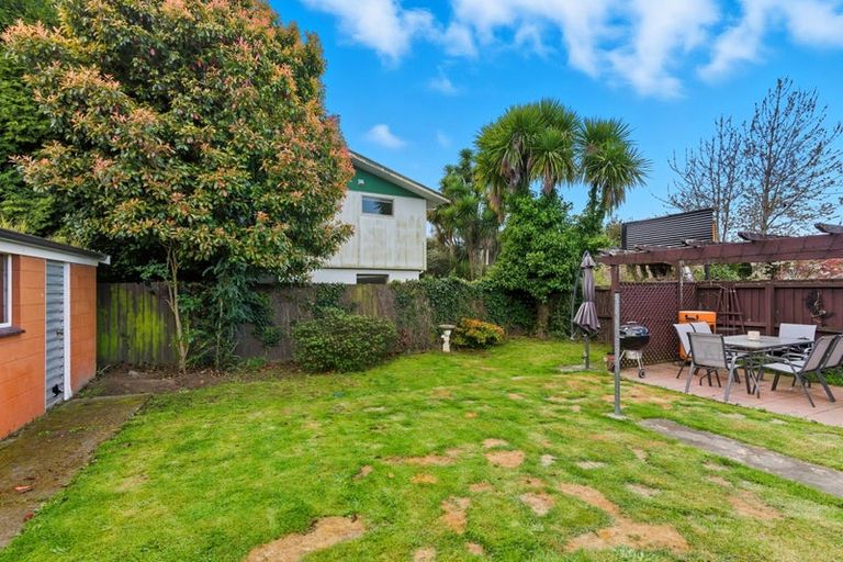 Photo of property in 12 Harkness Place, Avonhead, Christchurch, 8042