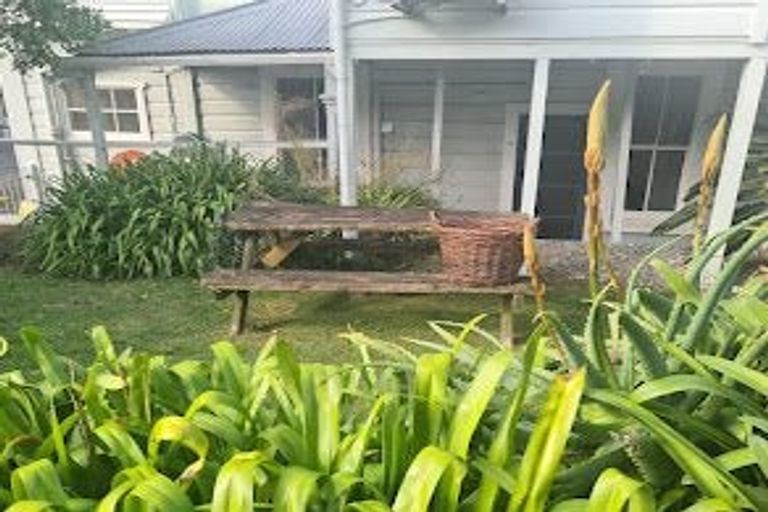 Photo of property in 24 Tinakori Road, Thorndon, Wellington, 6011