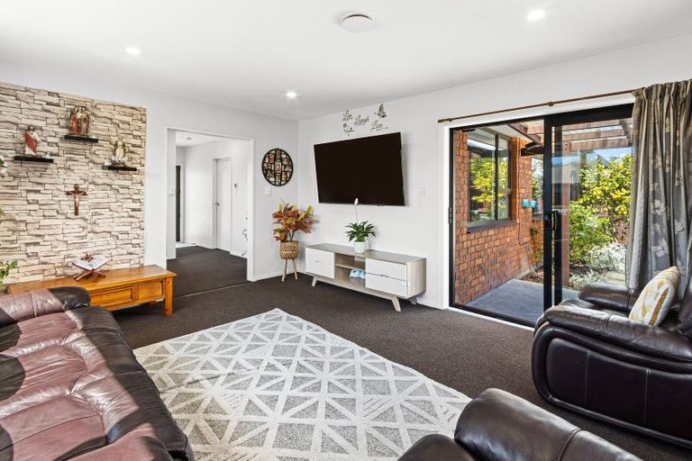 Photo of property in 1/281 Sawyers Arms Road, Bishopdale, Christchurch, 8053