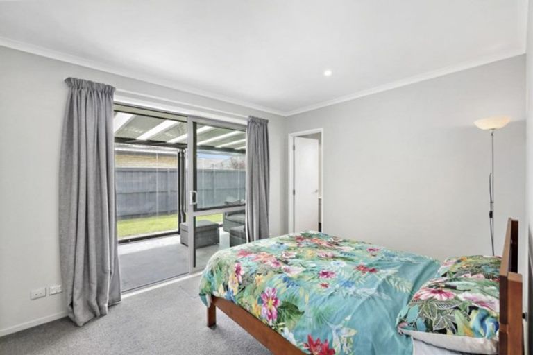 Photo of property in 28 Shillingford Boulevard, Rolleston, 7615