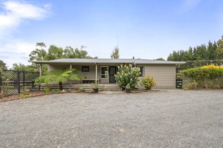 Photo of property in 21 Raumai Road, Bulls, 4894