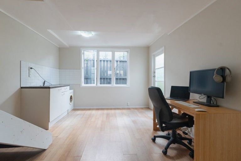 Photo of property in 52 Parker Avenue, New Lynn, Auckland, 0600