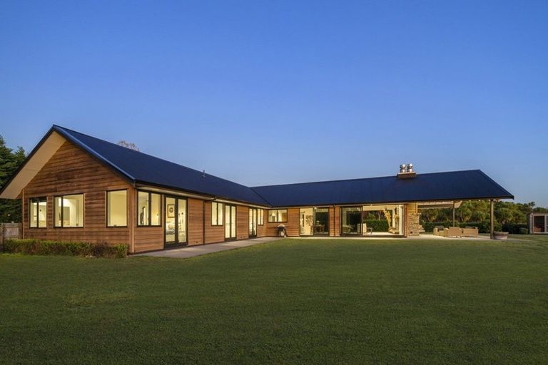 Photo of property in 126 Blackbridge Road, Karaka, Papakura, 2580