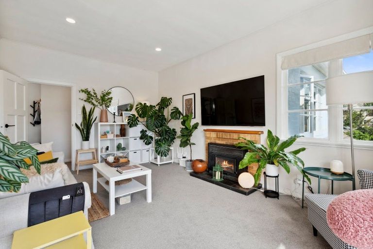 Photo of property in 15 Leveson Street, Strathmore Park, Wellington, 6022