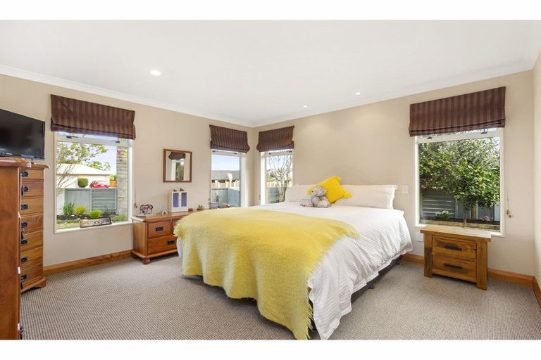 Photo of property in 2 Merlot Place, Rototuna, Hamilton, 3210