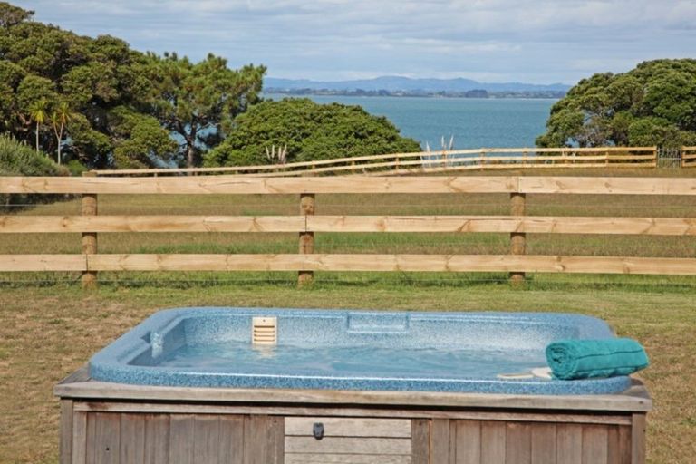 Photo of property in 37 Greenock Drive, Manukau Heads, Waiuku, 2684