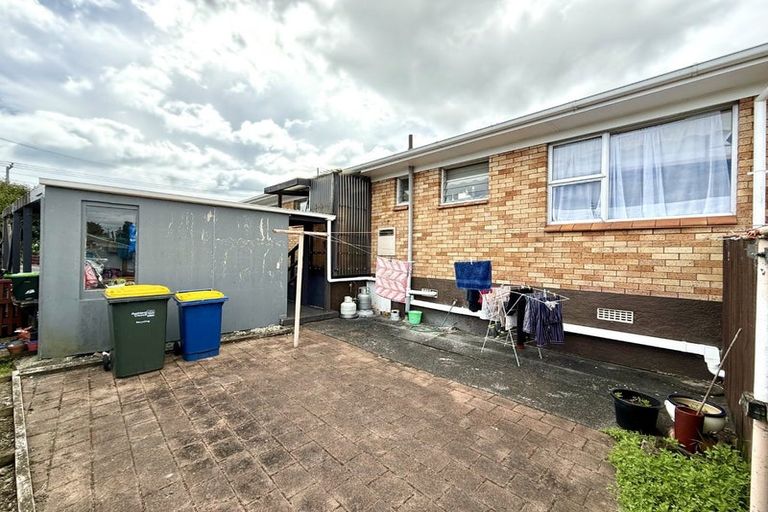 Photo of property in 1/62 Vera Road, Te Atatu South, Auckland, 0610