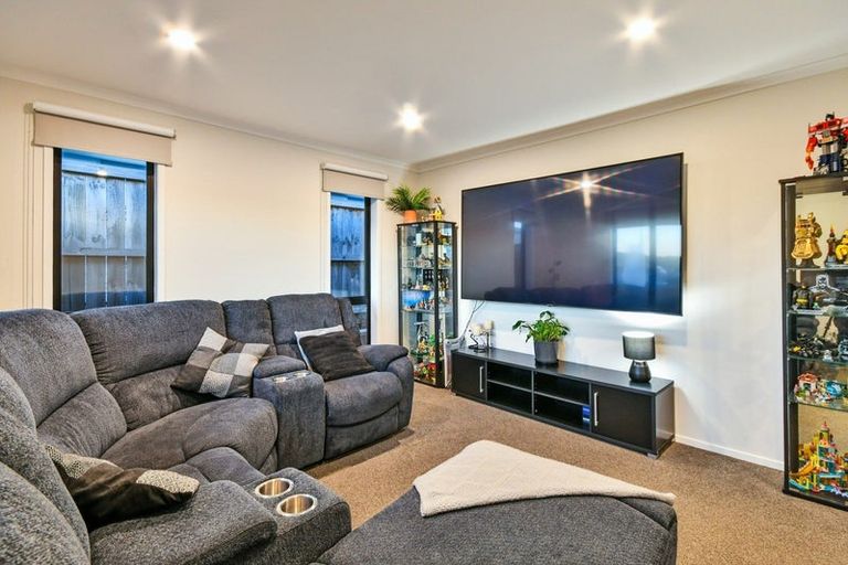 Photo of property in 18 Leathem Crescent, Pokeno, 2402