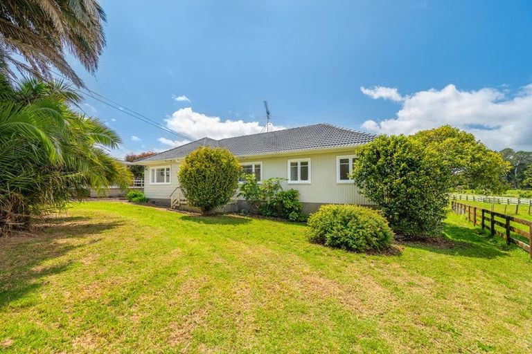 Photo of property in 38 Farrand Road, Kumeu, 0891