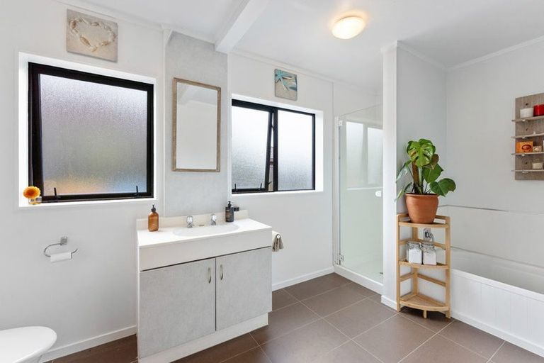 Photo of property in 24 Saint James Court, Paraparaumu, 5032