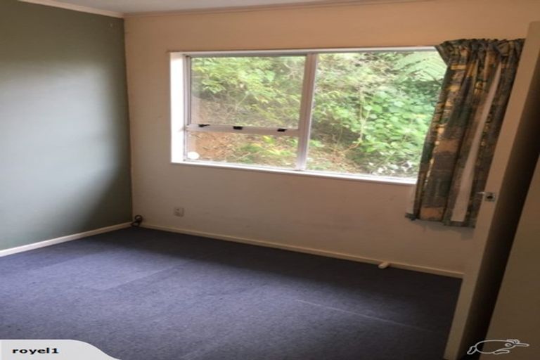 Photo of property in 26 Batchelor Street, Newlands, Wellington, 6037