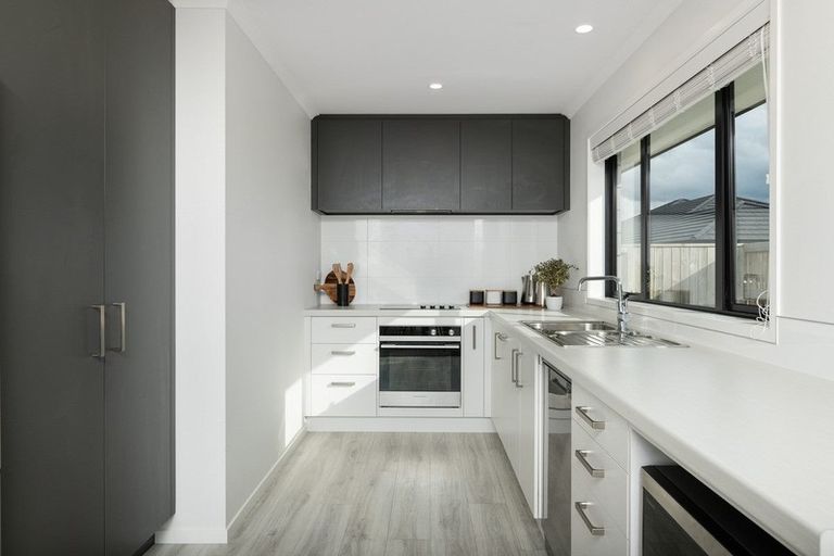 Photo of property in 17 Furlong Road, Papamoa, 3118