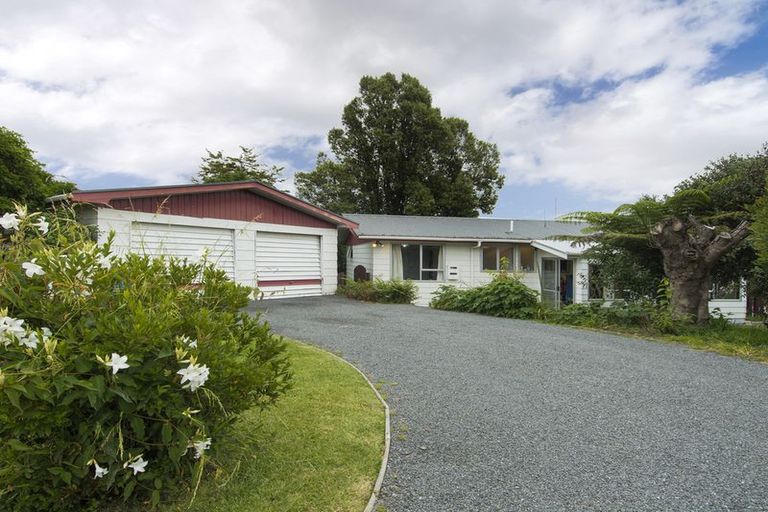 Photo of property in 2 Dingadee Street, Welcome Bay, Tauranga, 3112