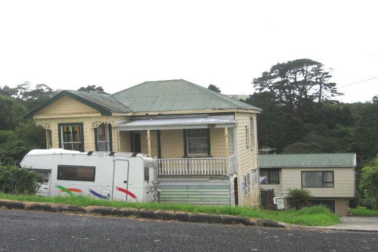Photo of property in 2/18 Huka Road, Birkenhead, Auckland, 0626
