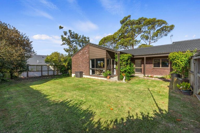 Photo of property in 6 Baronie Court, Half Moon Bay, Auckland, 2012