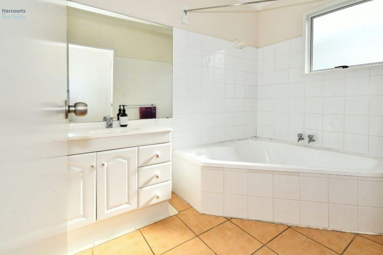 Photo of property in 810 Kingseat Road, Kingseat, Papakura, 2580