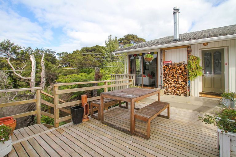 Photo of property in 2/39 Brunton Place, Glenfield, Auckland, 0629