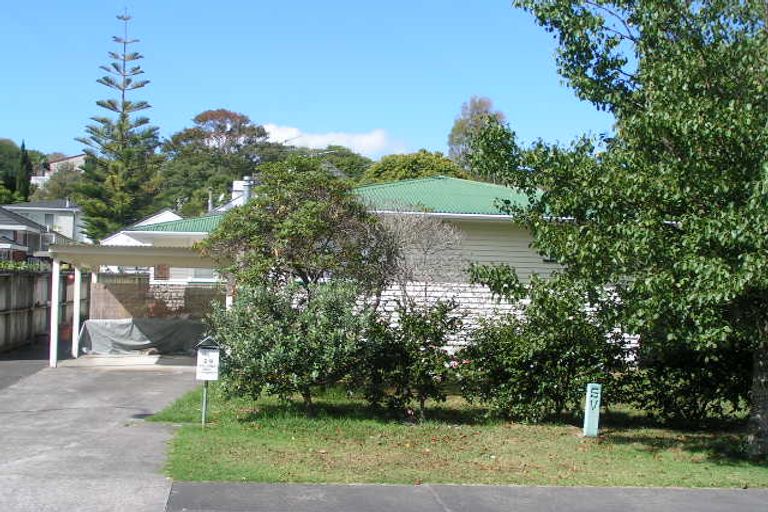 Photo of property in 2/29 Seine Road, Forrest Hill, Auckland, 0620