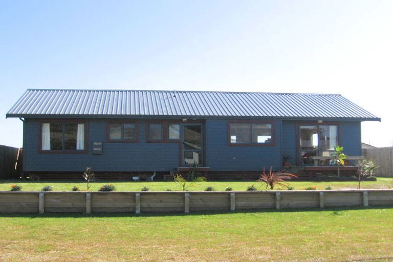 Photo of property in 10 Hawk Hill Crescent, Cooks Beach, Whitianga, 3591
