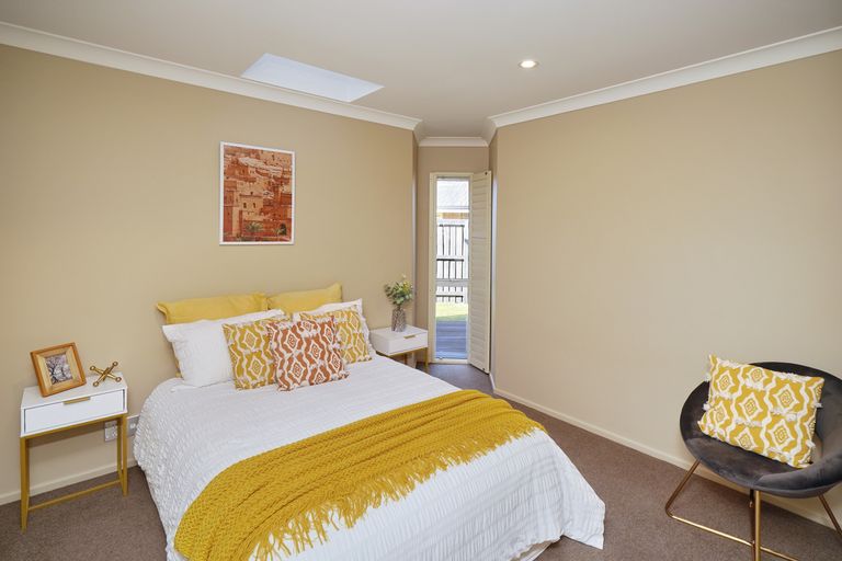 Photo of property in 5 Corsican Grove, Parklands, Christchurch, 8083