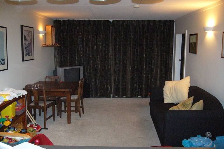 Photo of property in Mccallister Heights, 9/381 Adelaide Road, Newtown, Wellington, 6021