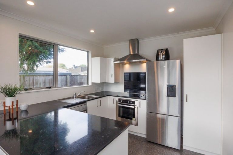 Photo of property in 56 Exeter Crescent, Takaro, Palmerston North, 4412