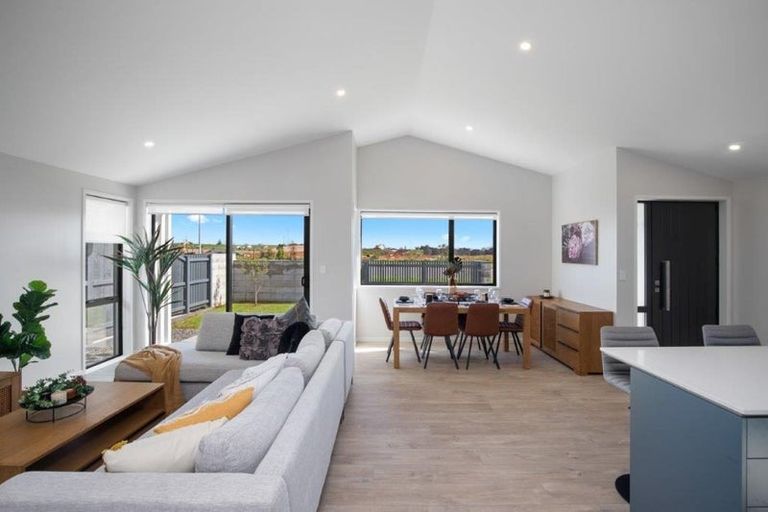 Photo of property in 28 Te Rata Boulevard, Karaka, 2124